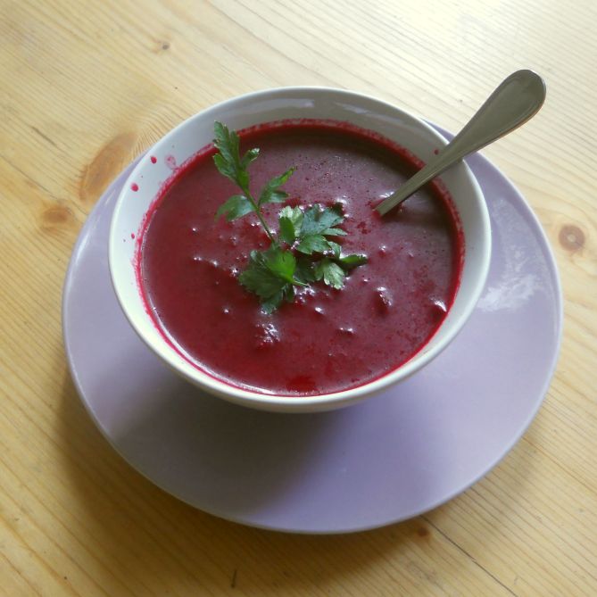 Rote-Rüben Creme Suppe – Bioschwestern